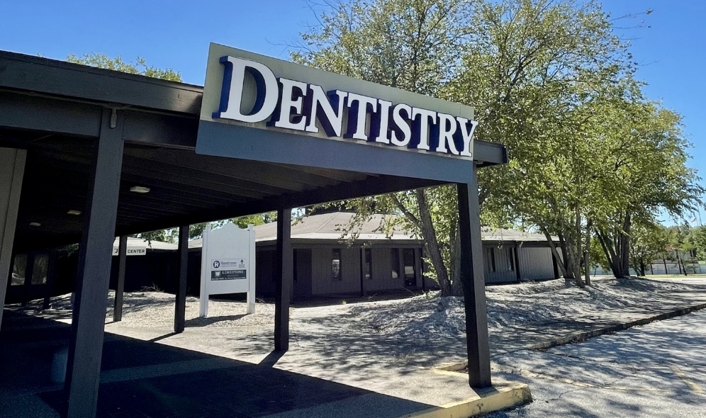 Outside view of Jeffersonville Indiana dental office